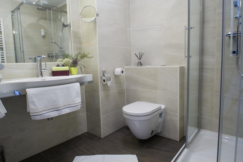 College Garden Hotel Bad Voeslau Δωμάτιο φωτογραφία