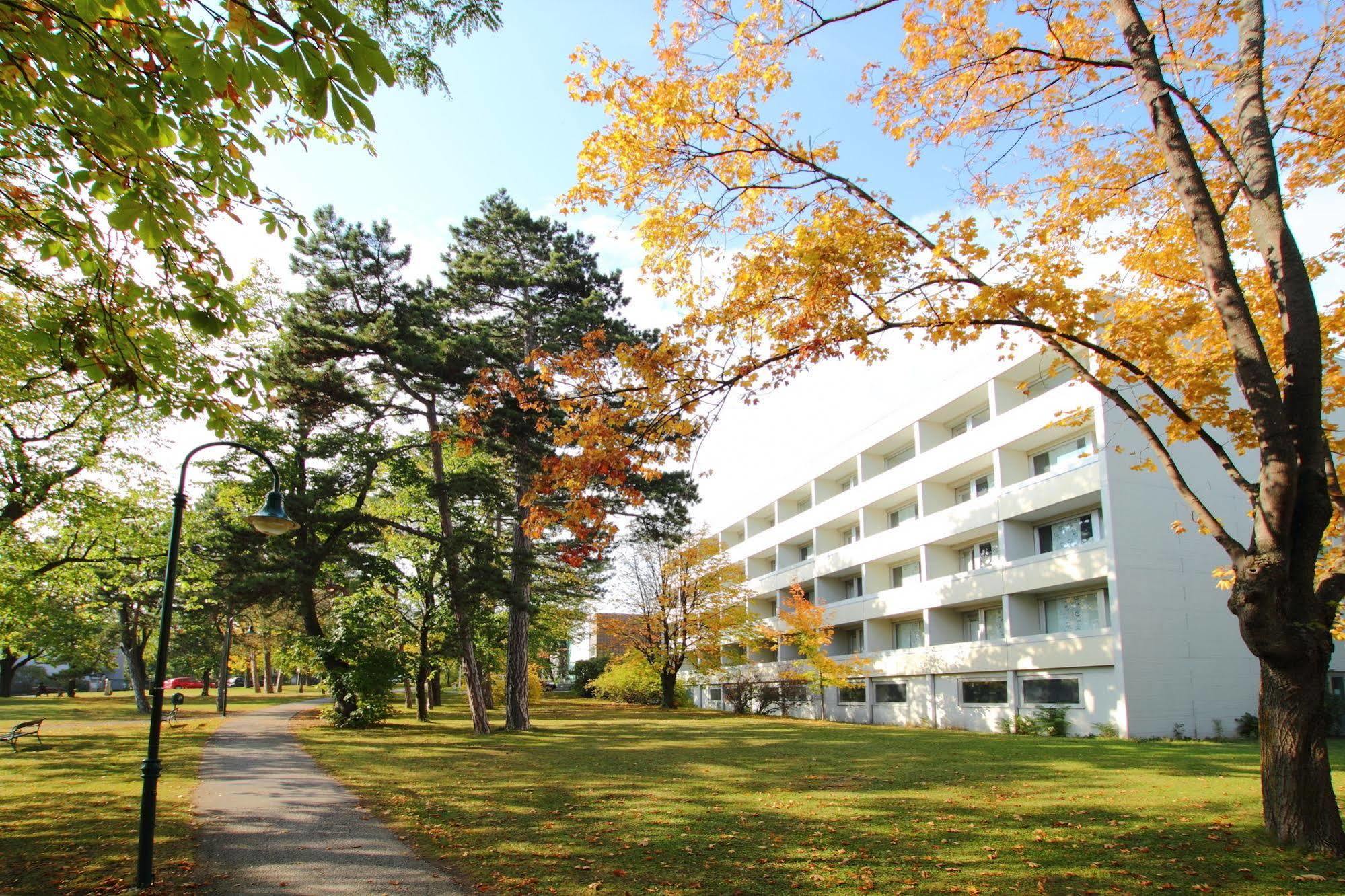 College Garden Hotel Bad Voeslau Εξωτερικό φωτογραφία