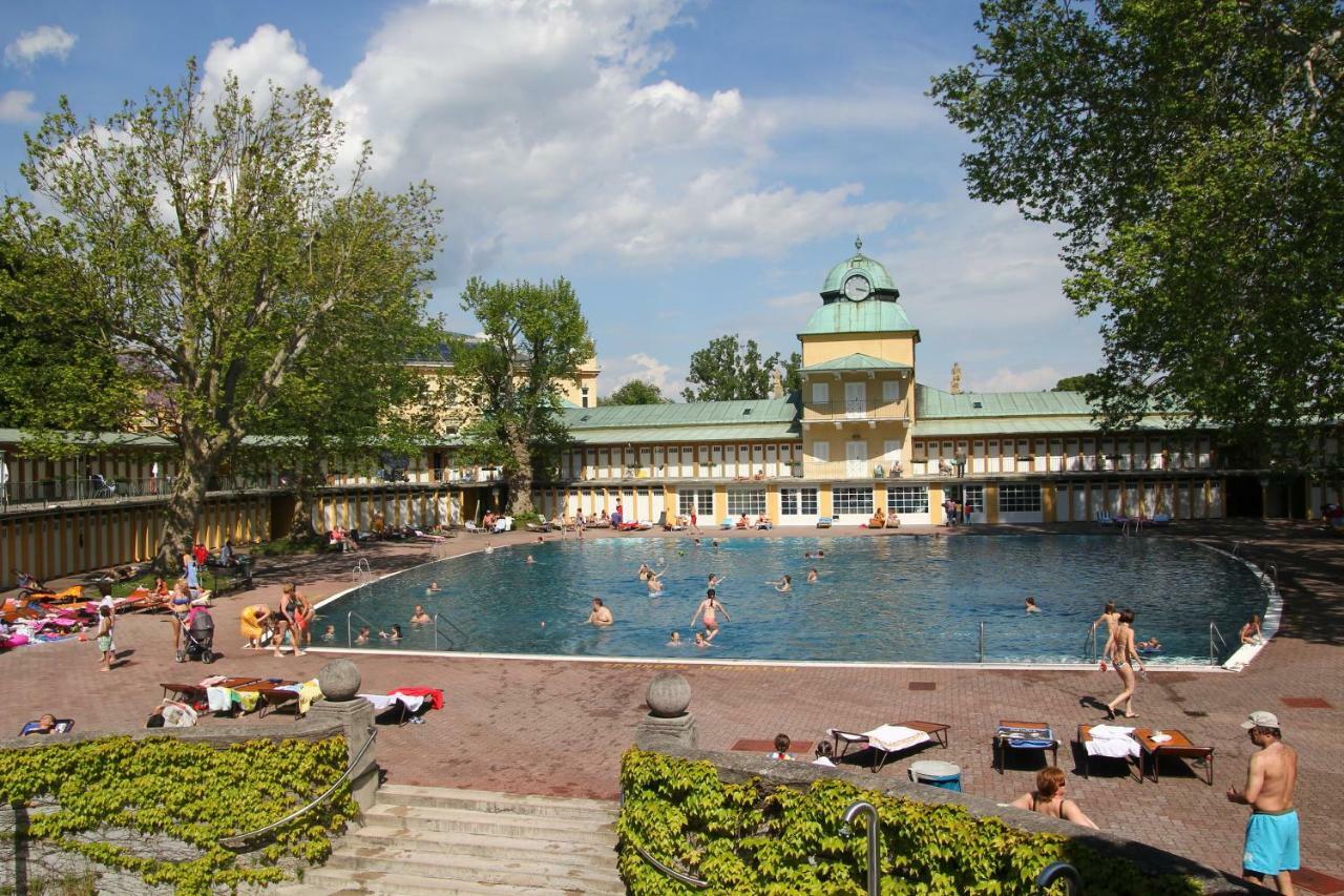 College Garden Hotel Bad Voeslau Εξωτερικό φωτογραφία